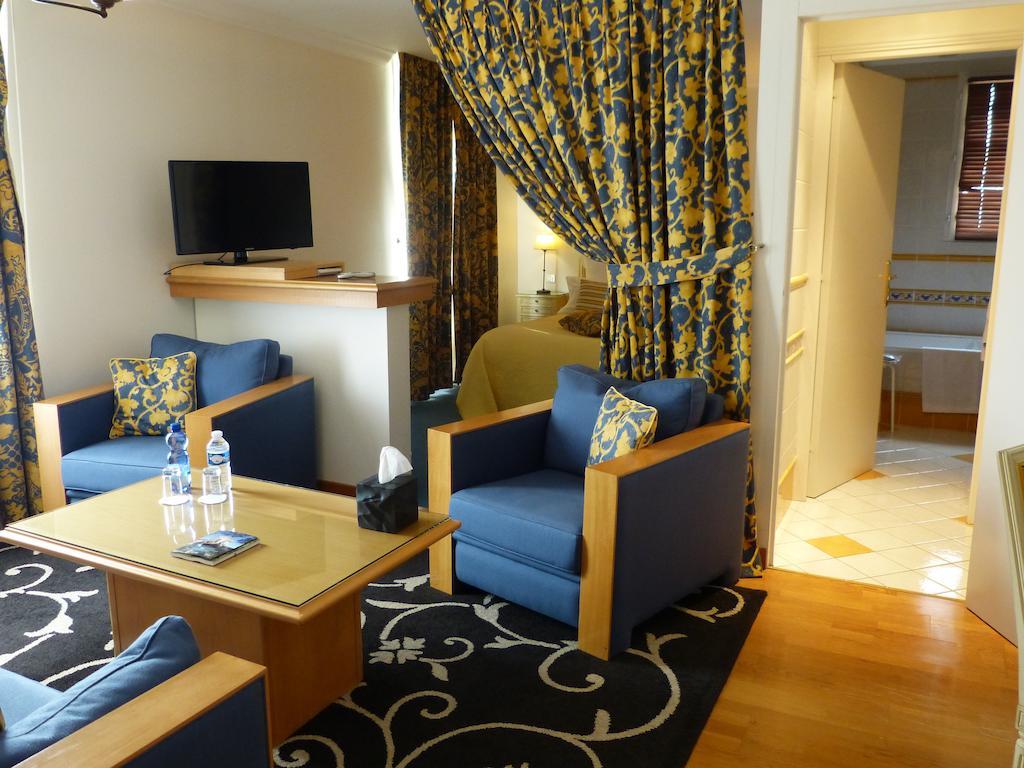 L'Aubiniere Hotel Restaurant & Spa Saint-Ouen-les-Vignes Szoba fotó